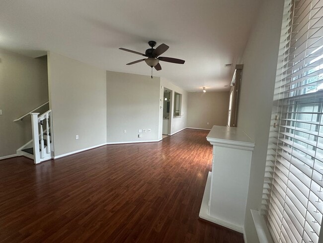Building Photo - Beautiful townhouse style condo in Ridgely...