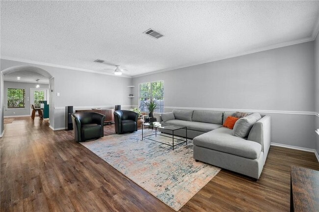 Building Photo - 7419 Pusch Ridge Loop