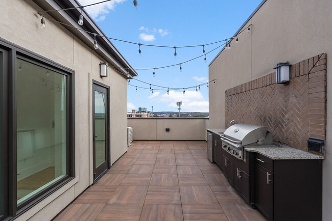 Building Photo - M West