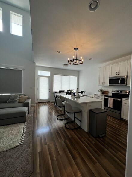 Building Photo - 15202 S Tack Way