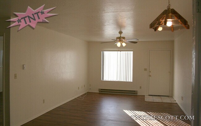 Building Photo - 1464