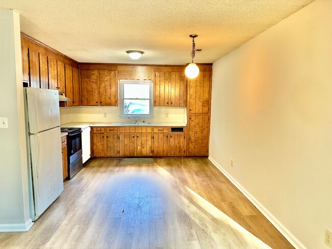 Building Photo - 507 Ebenezer Ave