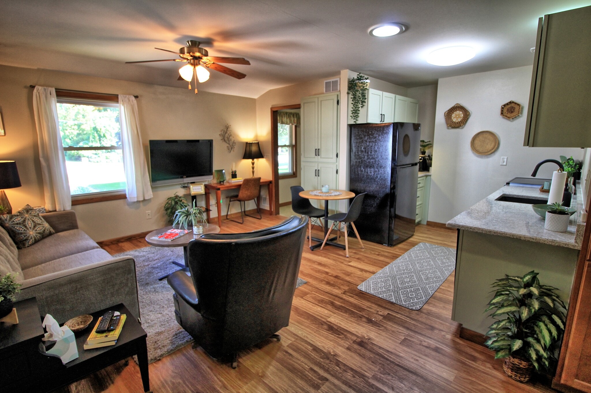 Building Photo - 12049 W Grange Ave