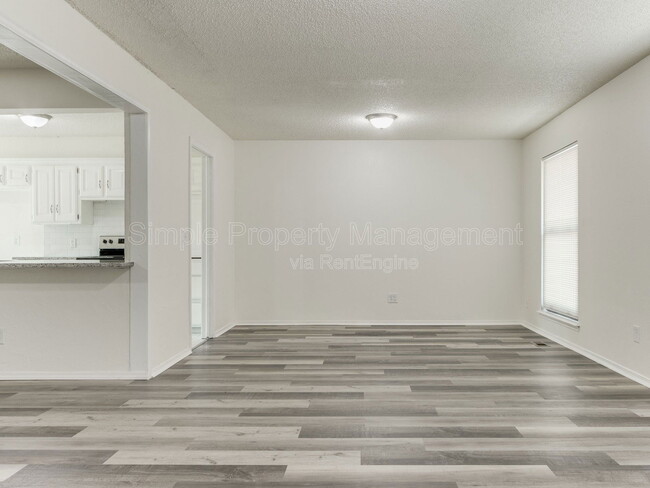 Building Photo - 704 Pepperdine Ave