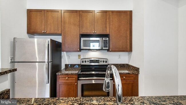 Building Photo - 1521 27th St SE