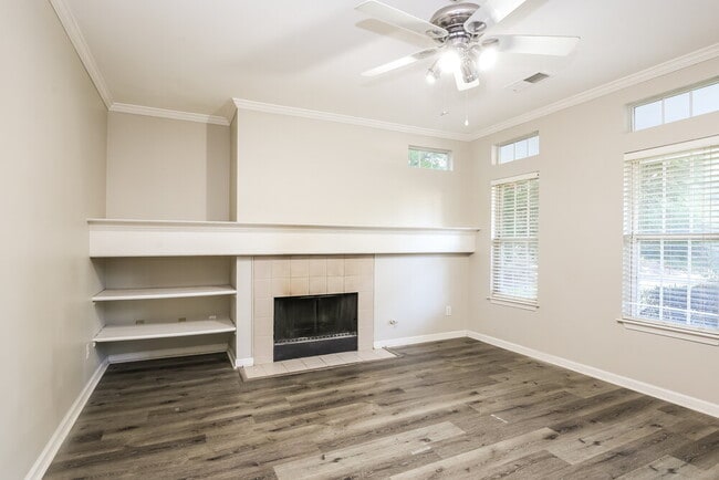 Building Photo - 2008 Greenhill Pass