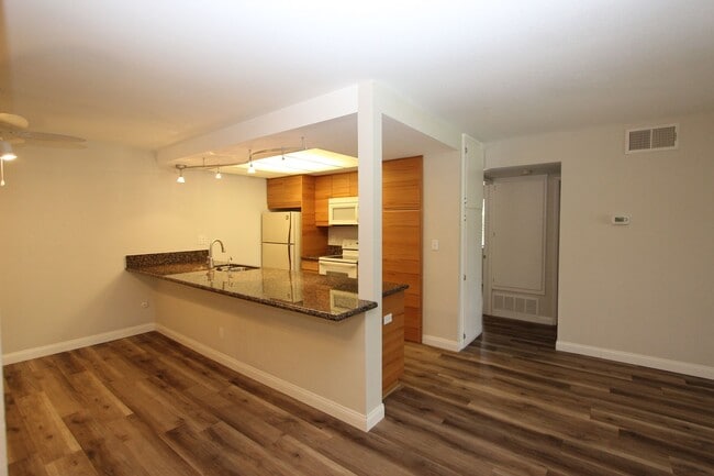 Building Photo - Light and bright 2 bedroom 2 bathroom condo available April 25, 2025