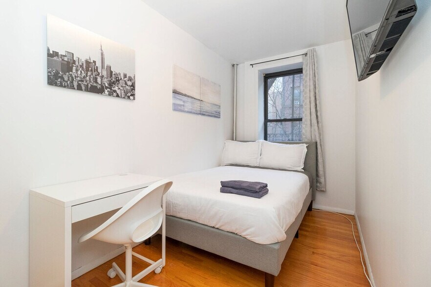 Building Photo - 304e E 95th St