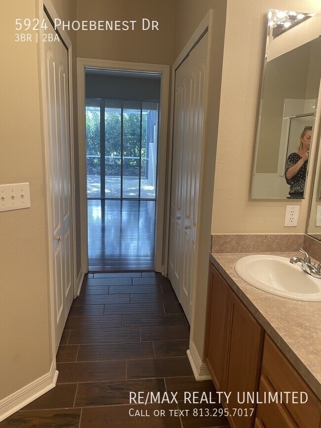 Building Photo - 5924 Phoebenest Dr