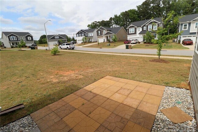 Building Photo - 114 Scoville Rd