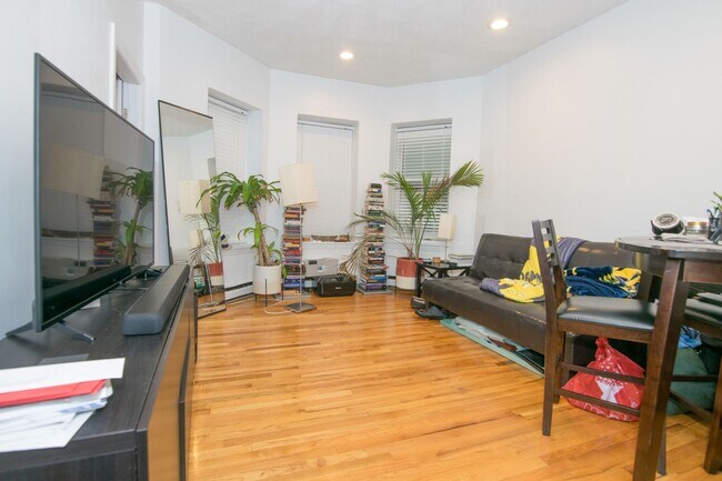 Building Photo - 55 Westland Ave