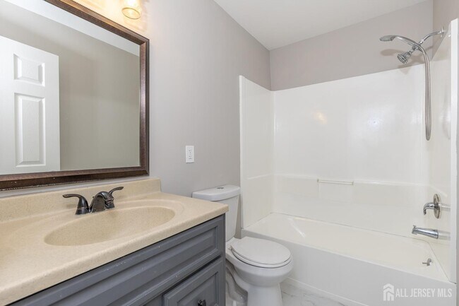 Building Photo - 2301 Bayhead Dr