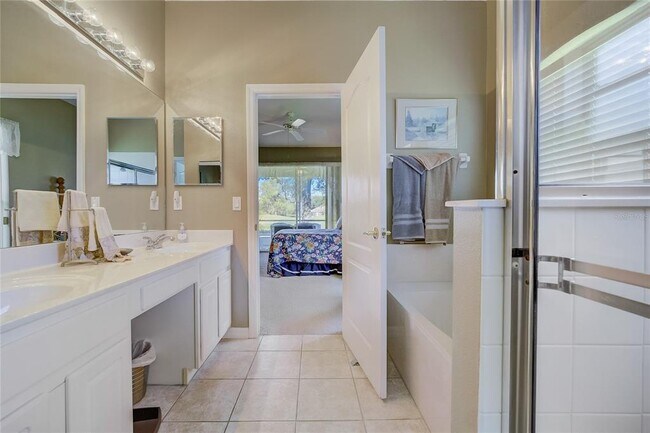 Building Photo - 2234 Fenton Ave