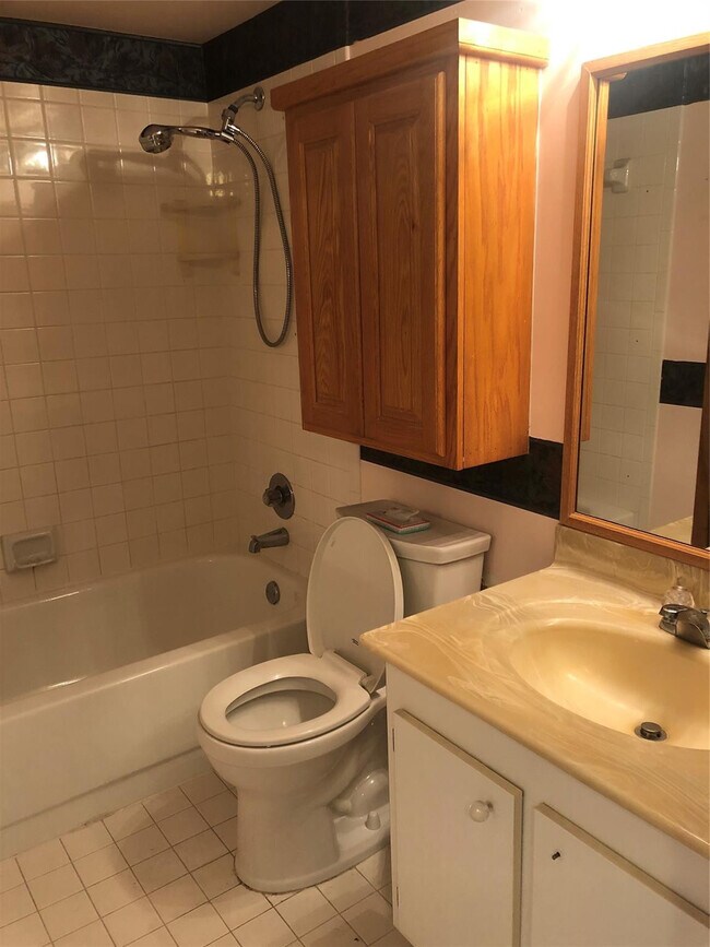 Building Photo - 151 SW 135th Terrace