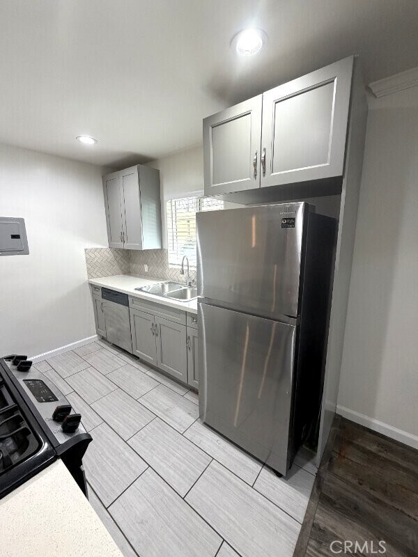 Building Photo - 1040 N Sierra Bonita Ave