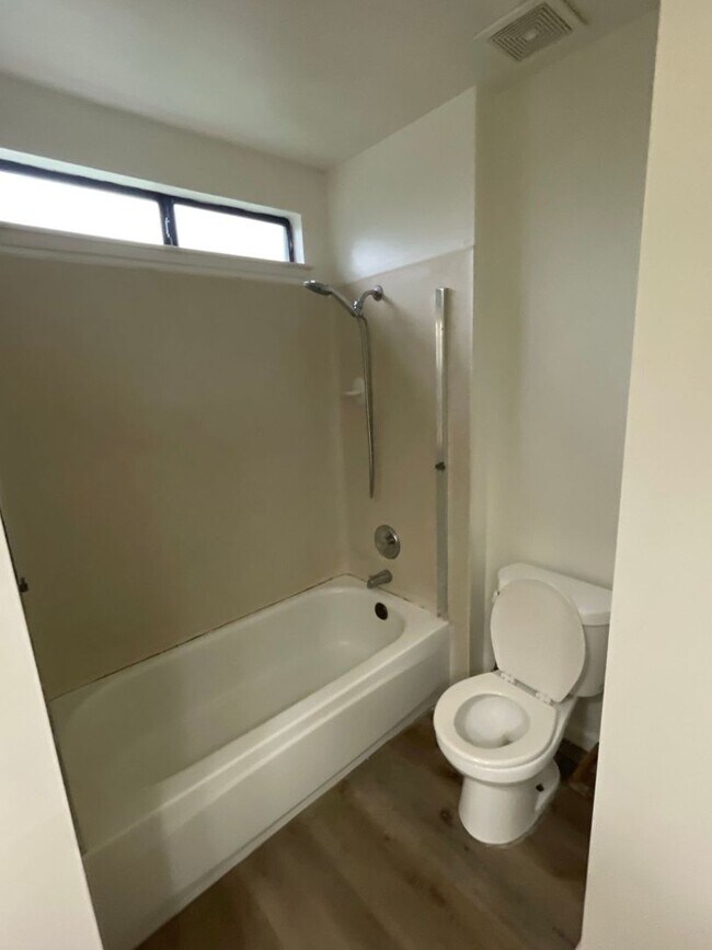 Building Photo - 4162 W Palo Alto Ave