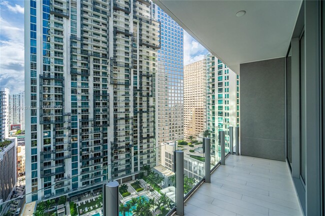 Building Photo - 300 Biscayne Blvd Way