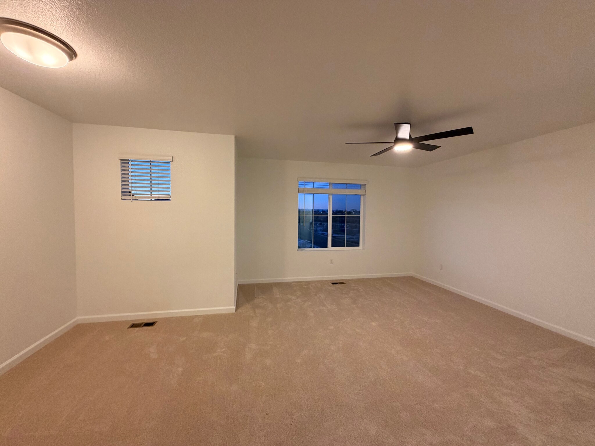 Building Photo - 6761 E 148th Dr