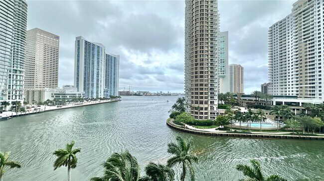 Primary Photo - 465 Brickell Ave