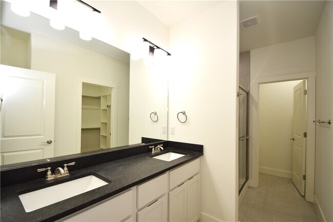 Building Photo - 674 Sun Meadows Loop