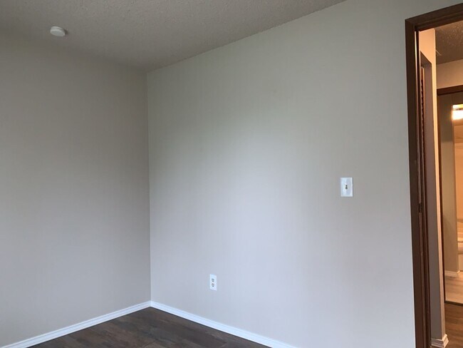 Building Photo - Beautiful 3Bd/1.5 Ba Federal Way Home.