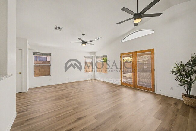 Building Photo - 1271 W Gail Dr