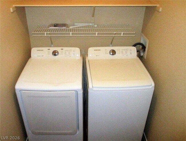 Building Photo - 833 Aspen Peak Loop