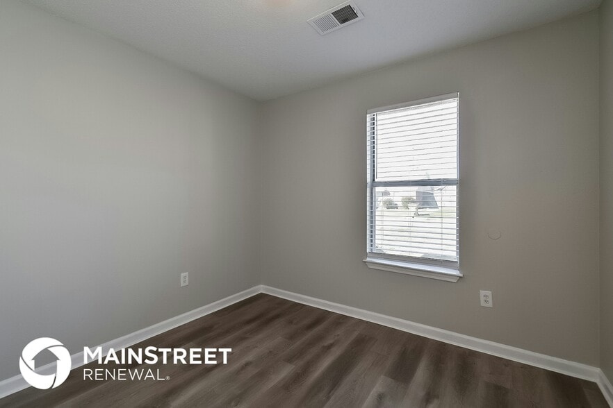 Building Photo - 4539 Longtree Ave