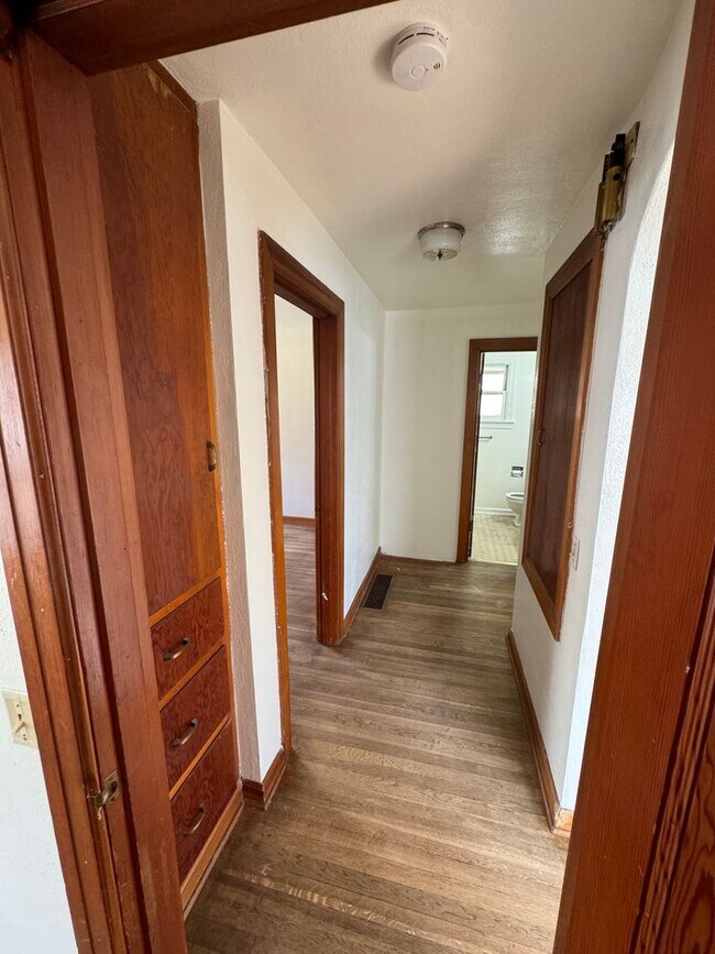 Building Photo - 417 NW 9th St