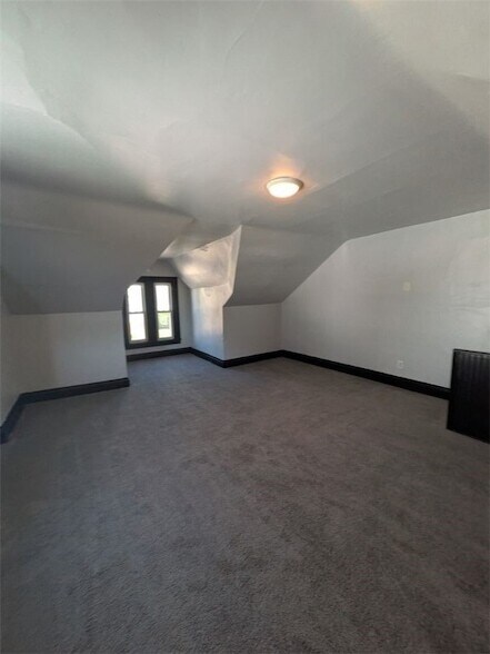 Building Photo - 1818 Westmont Ave