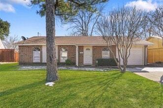 Building Photo - 1026 Elmwood Dr