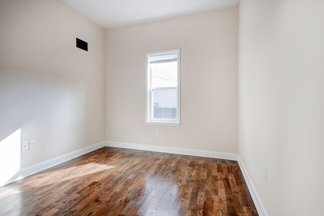 Building Photo - Make this your home today! Come rent with ...