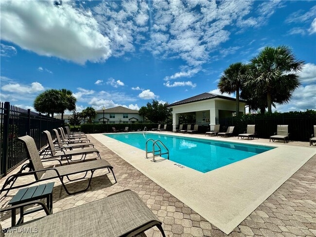Building Photo - 9077 Gervais Cir