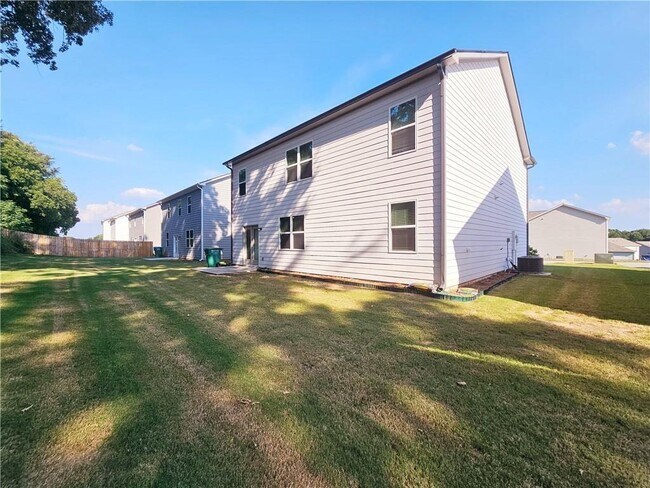 Building Photo - 306 Walnut Grv Wy