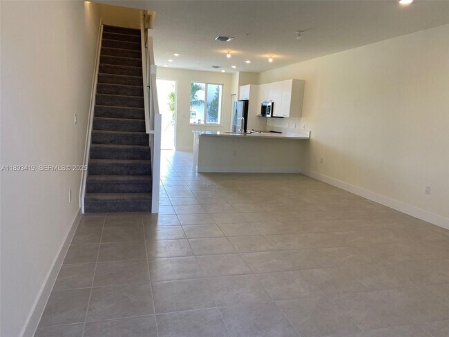 Building Photo - 10250 NW 66th St