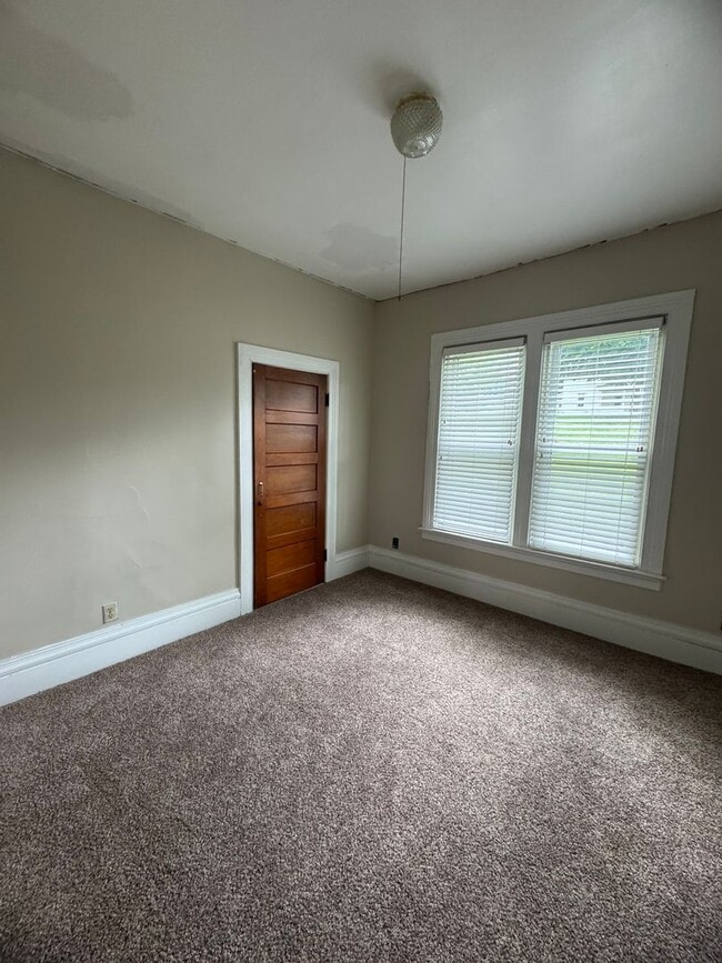 Building Photo - Village of Carthage 3/4 Bedroom / 1.5 Bath...