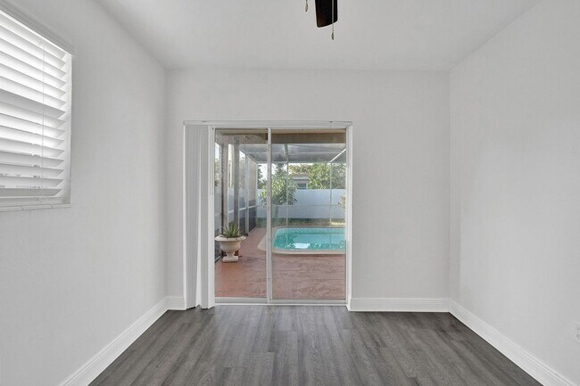 Building Photo - Beautiful 3 bedroom 2 bath Home in Miramar...