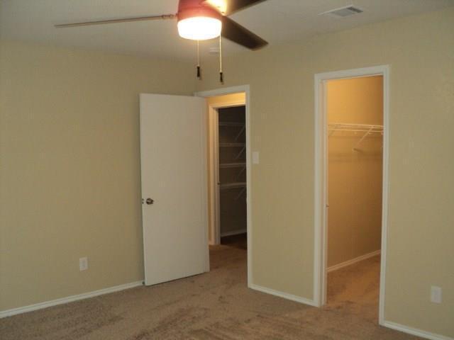 Building Photo - Fort Worth 3/2/2 Open living area