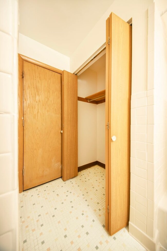 Building Photo - Midtown Apartments