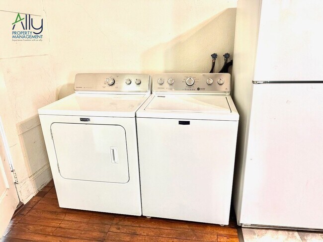 Building Photo - 114 Maywood Ln