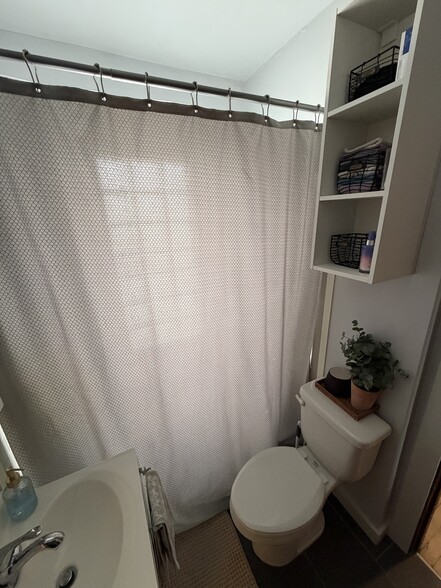 Bathroom - 1819 4th St NE