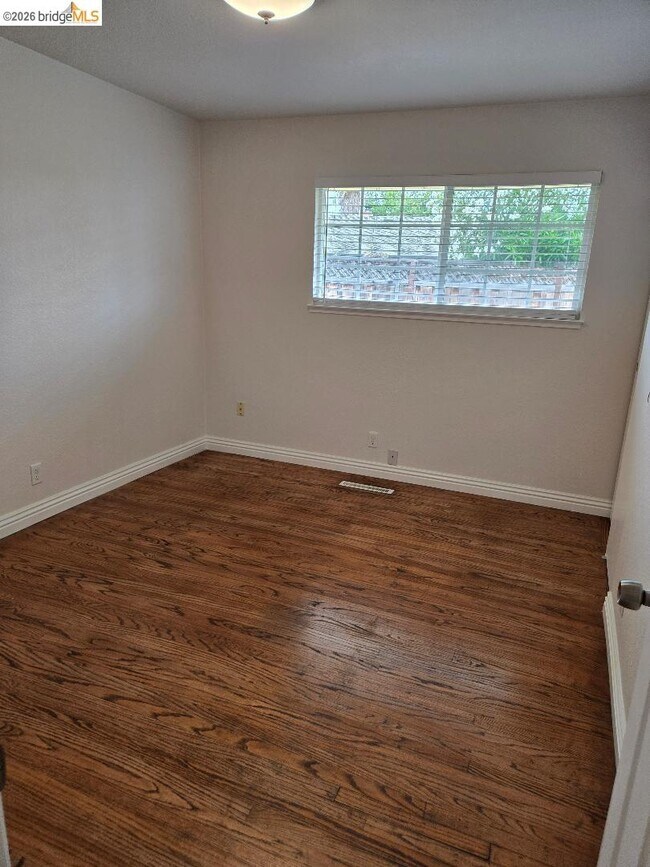 Building Photo - 40725 Capa Dr