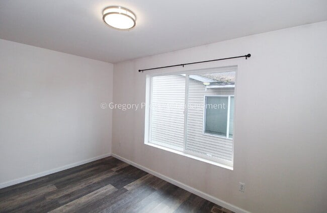 Building Photo - 15431 40th Dr SE