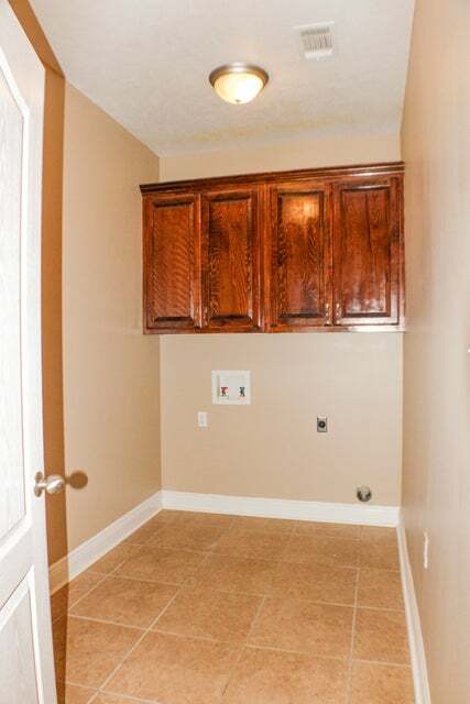 Building Photo - 162 James Dr