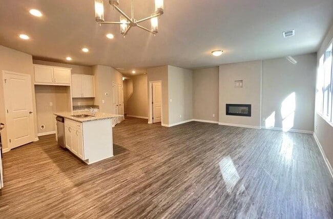 Building Photo - 111 Millers Ln