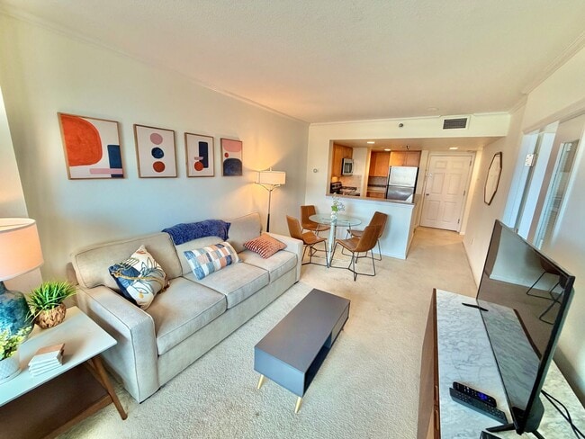 Building Photo - Penn Ave Prominent Neoclassical 1 Bed Condo, w/Balcony, Pool, Gym. - Furnished Option, Parking Op...