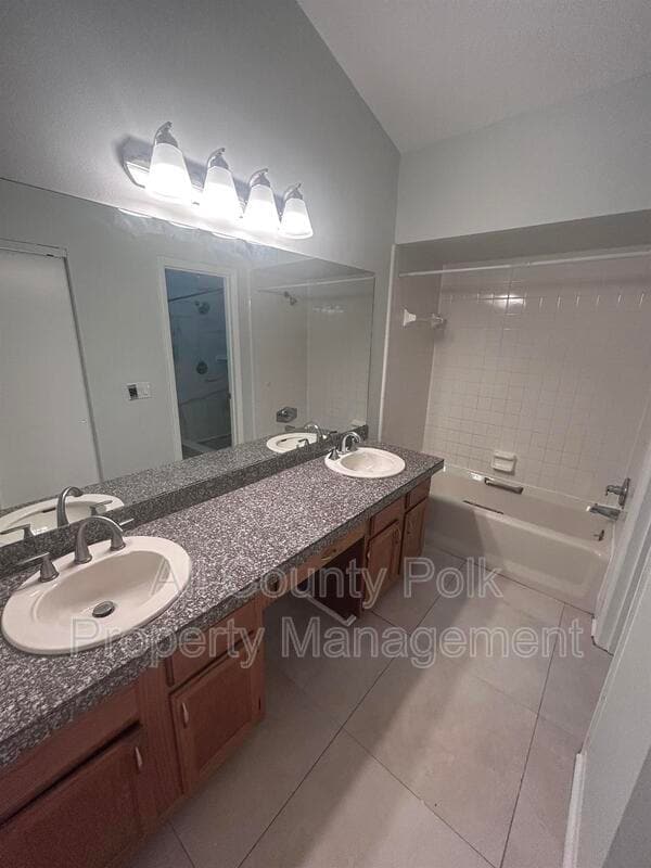 Building Photo - 1066 Sunshine Way