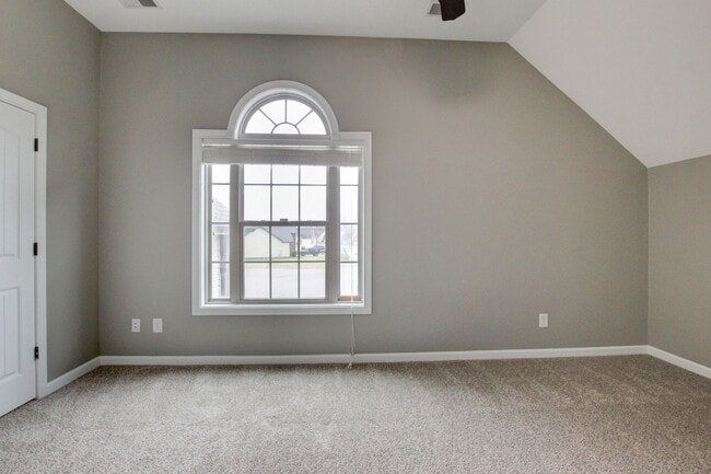 Building Photo - Executive Home on Cul de sac off exit 8.  Hurry.