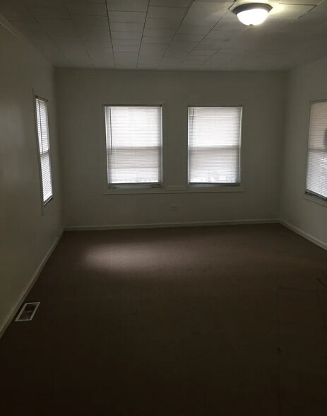 Building Photo - 7944 S Dobson Ave