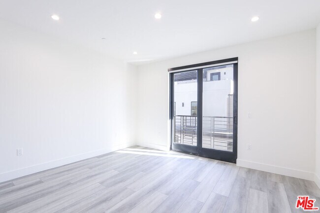 Building Photo - 11800 Courtleigh Dr